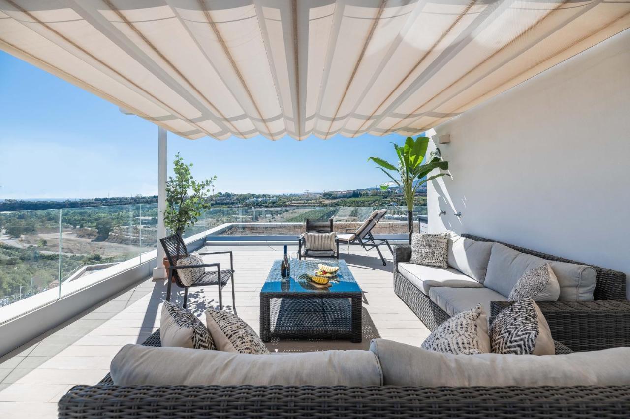 Апартаменты Unique 3-Bdrm Townhouse, Stunning View, Pool & Bbq Эстепона Экстерьер фото