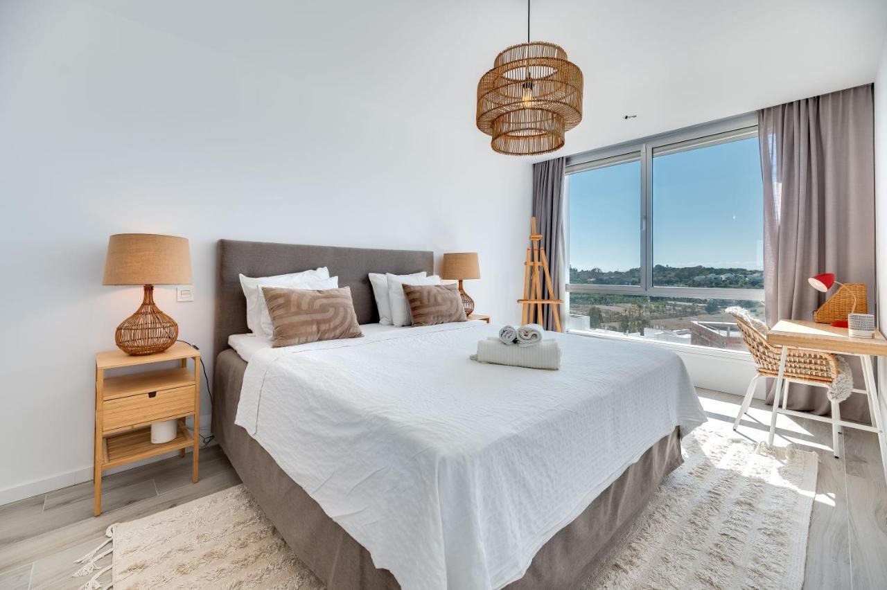 Апартаменты Unique 3-Bdrm Townhouse, Stunning View, Pool & Bbq Эстепона Экстерьер фото