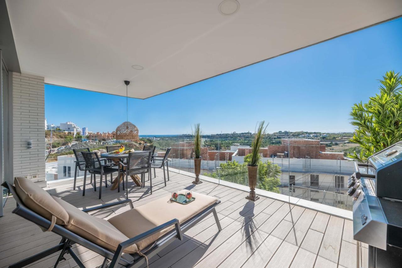 Апартаменты Unique 3-Bdrm Townhouse, Stunning View, Pool & Bbq Эстепона Экстерьер фото