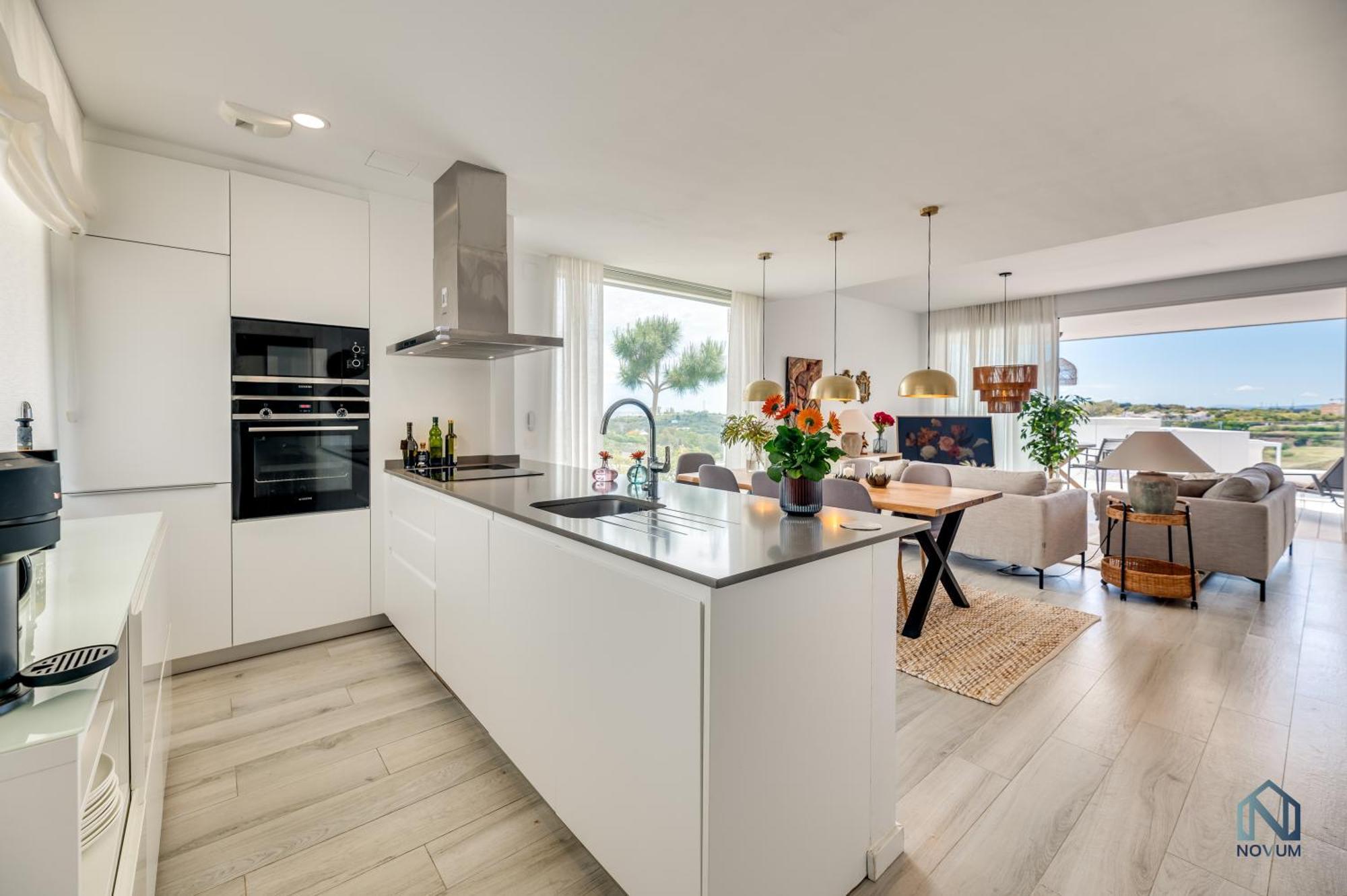 Апартаменты Unique 3-Bdrm Townhouse, Stunning View, Pool & Bbq Эстепона Экстерьер фото